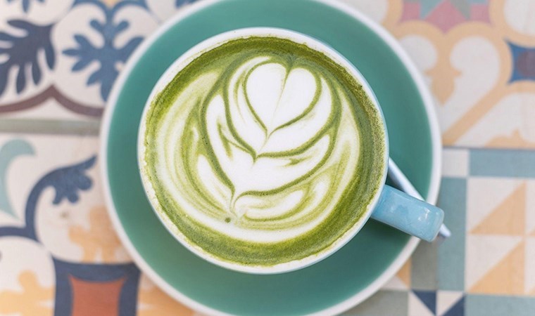 Matcha Çayının Yükselişi: Faydaları ve Dikkat Edilmesi Gerekenler