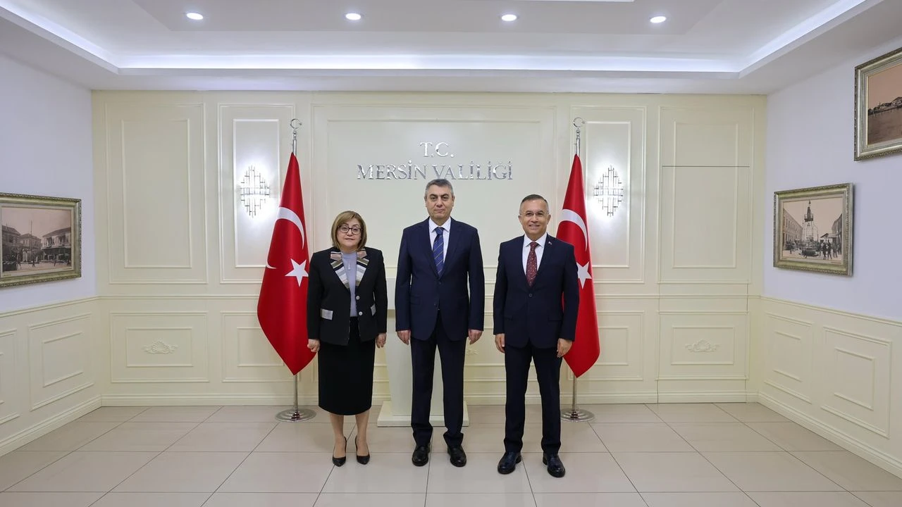 Gaziantep'ten Mersin’e Nezaket Ziyareti: Vali Çeber ve Başkan Şahin’den Vali Toros’a Hayırlı Olsun Mesajı
