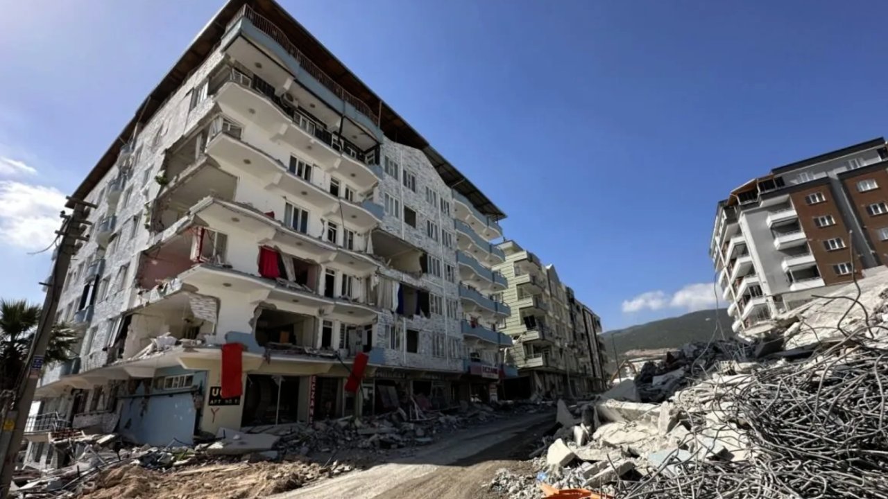 Gaziantep'te Ağır Hasarlı Binaların Yıkımı Tamam!