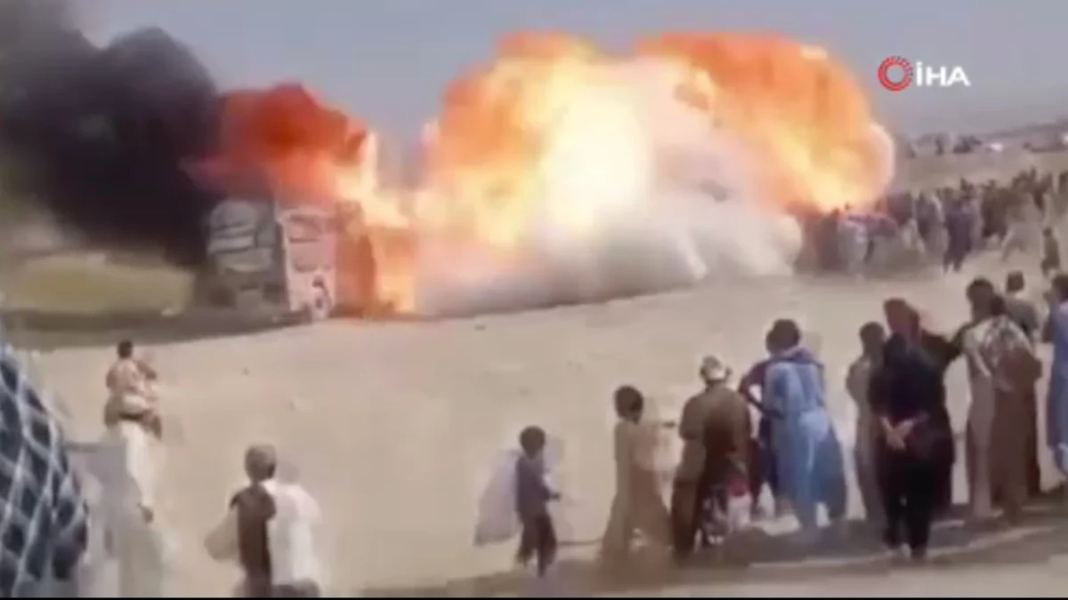 Pakistan’da petrol tankeri patladı: 2 ölü, 56 yaralı