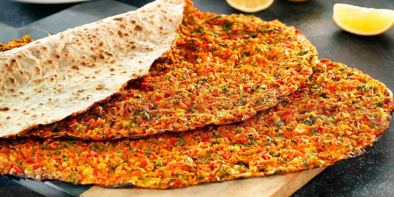 Lahmacun Fiyatları 2200 TL'ye Yükseldi: Belediye Başkanı'ndan Açıklama