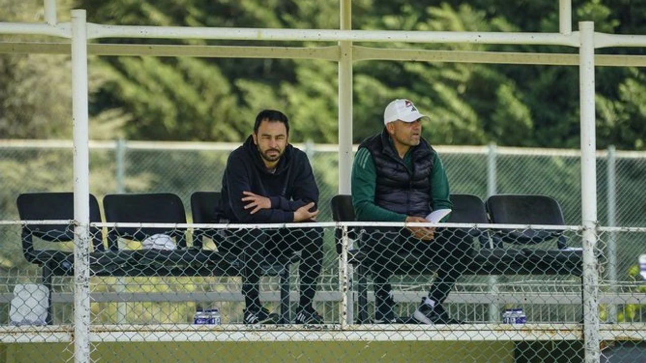 Gaziantep’te Selçuk İnan’ın Sessizliği! Fenerbahçe Mağlubiyeti Sonrası Teknik Direktörün Üzgün Hali Dikkat Çekti