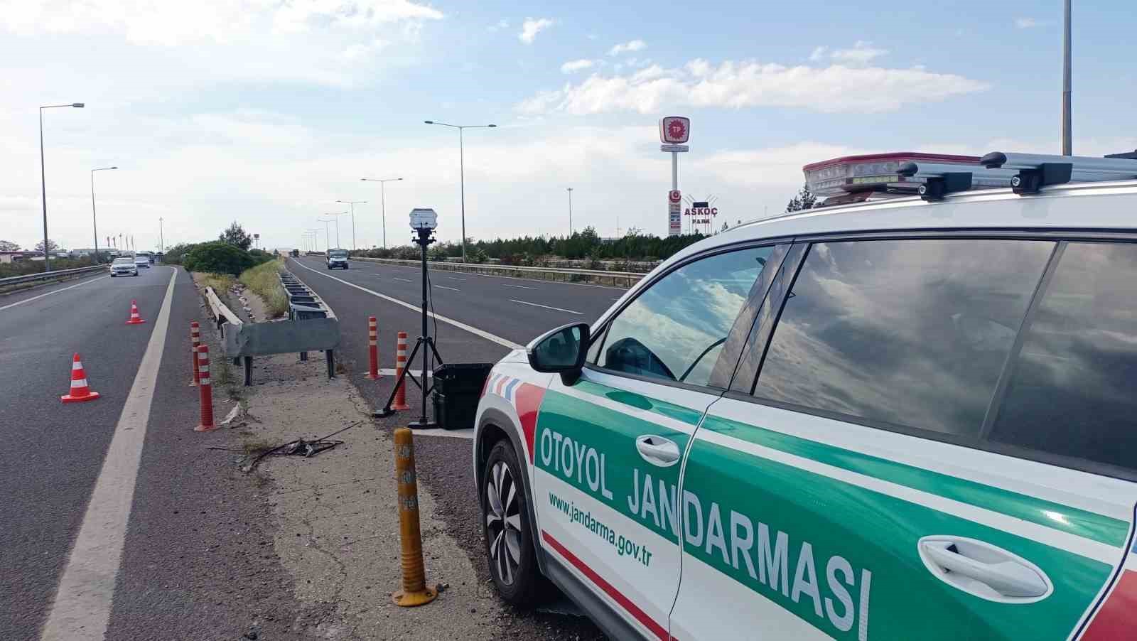 Gaziantep’te jandarma ekiplerince 172 araca 410 bin TL radar cezası