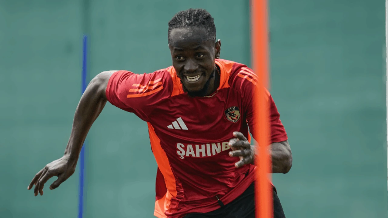 Gaziantep’te Boateng’ten Telafi Sözü: "Çaykur Rizespor Maçını Kazanacağız!"**  Gaziantep Futbol Kulübü’nün golcü oyuncusu Emma