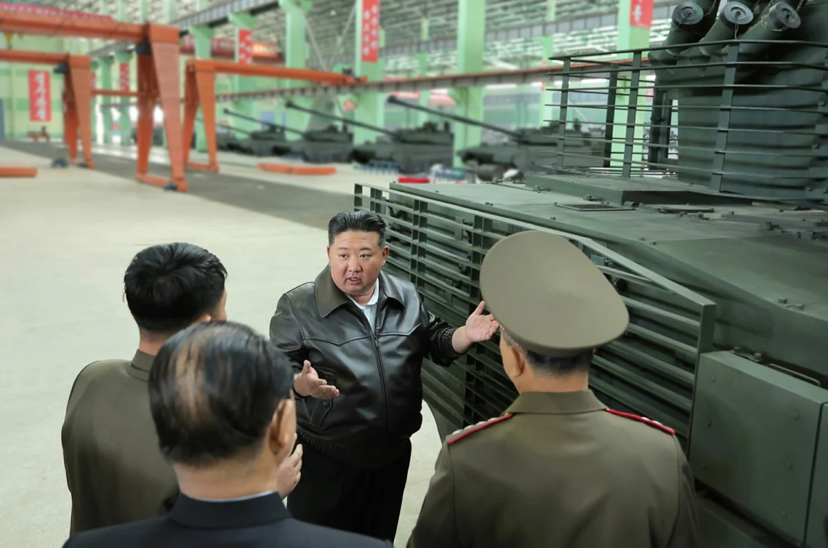 Kuzey Kore Lideri Kim Jong-Un, Tank Fabrikasını Ziyaret Etti ve Daha Fazla Üretim Talep Etti