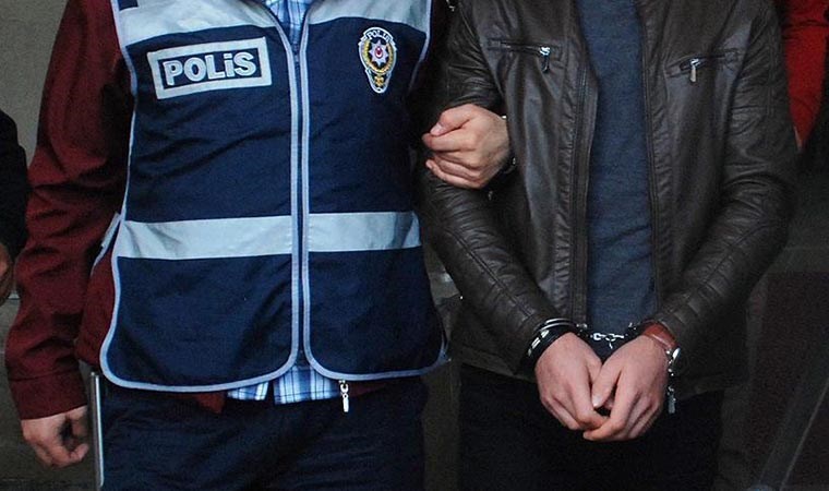 Gaziantep’te Uyuşturucu Ticareti Suçundan Aranan Zanlı Jandarmadan Kaçamadı: 12 Yıl Hapis Cezasıyla Tutuklandı