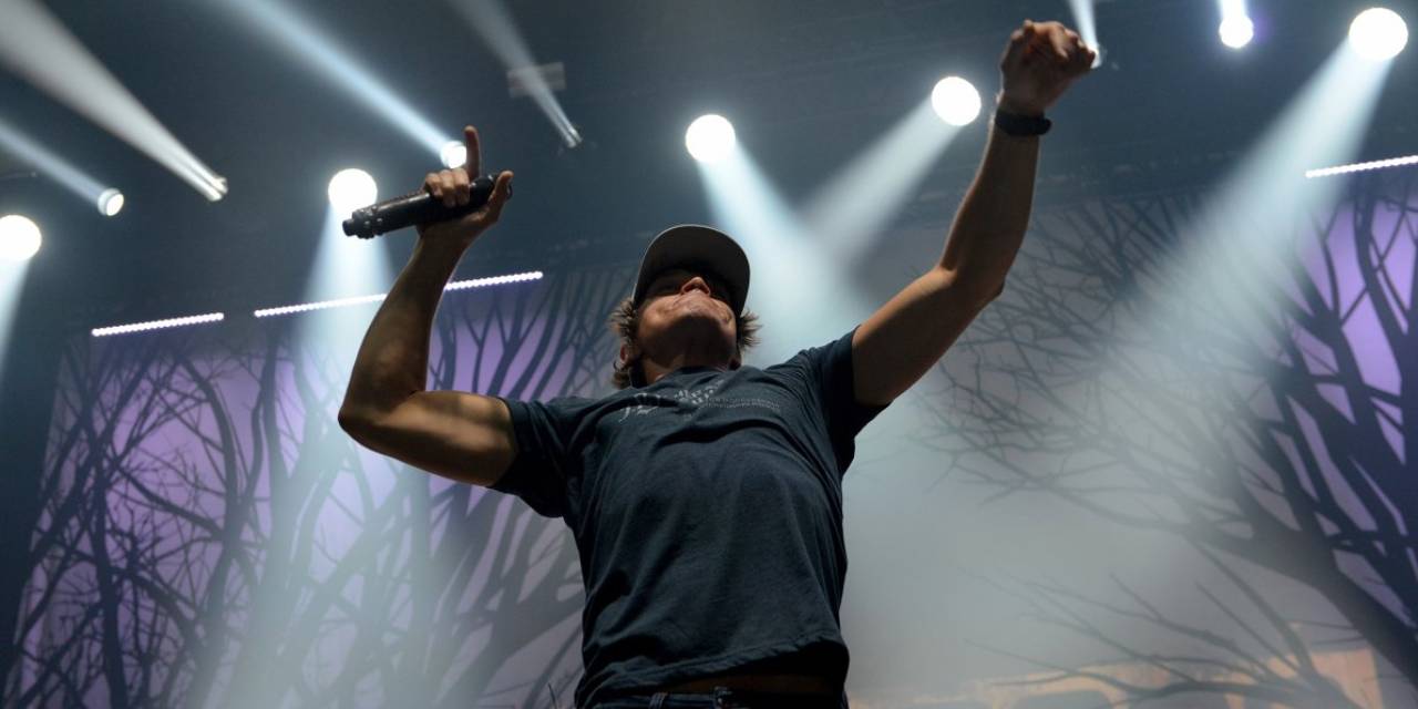 3 Doors Down Solisti Brad Arnold'a 4. Evre Kanser Teşhisi Kondu