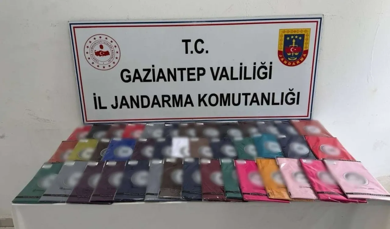 Gaziantep’te milyonluk sahte ayakkabı ve eşarp operasyonu