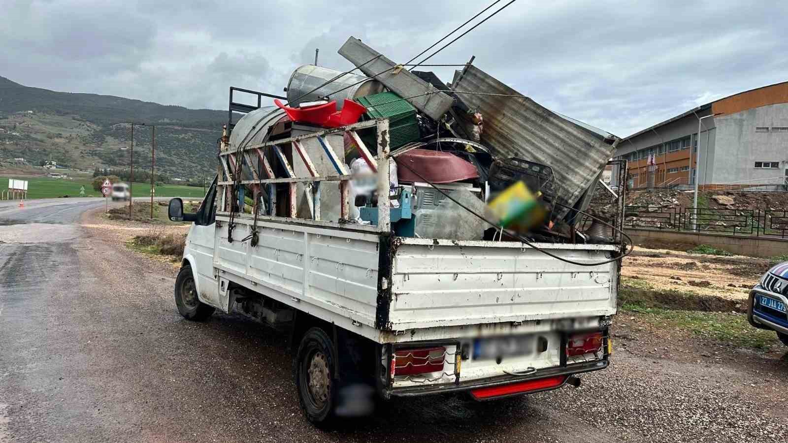 Gaziantep’te hırsızlık şüphelisi 26 şahsı jandarma yakaladı