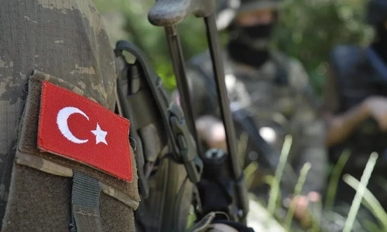 Pençe-Kilit Bölgesinde Yıldırım Düşmesi Sonucu Bir Askerimiz Şehit Oldu