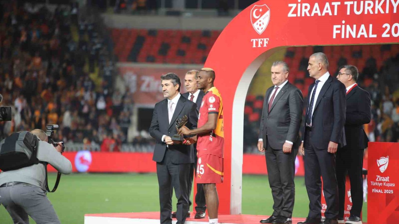 Gaziantep'te oynanan Finalin oyuncusu Victor Osimhen seçildi