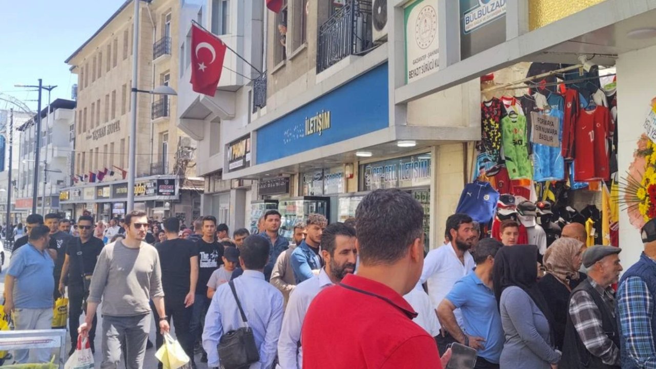 Gaziantep'te 10 TL’lik Baklava Sırası Sokağa Taştı!