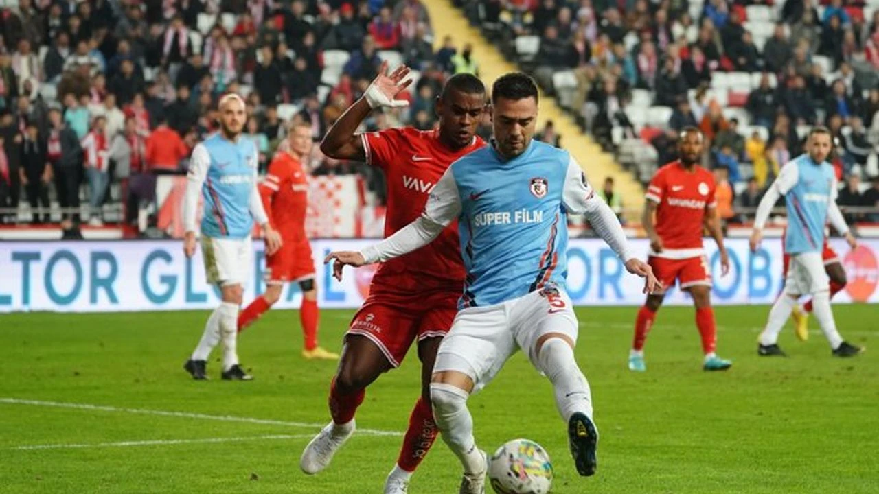Gaziantep FK Antalya’da İlk Galibiyet Peşinde: Deplasmanda Tarih Yazma Zamanı!