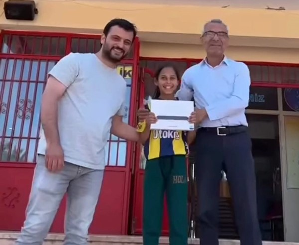 Gaziantep'te Ortaokul öğrencisinin çöp duyarlılığı tablet kazandırdı