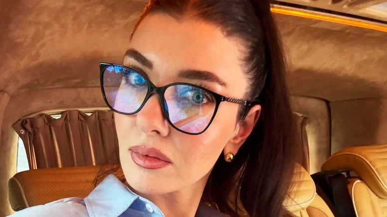 Ünlü Oyuncu Aslıhan Güner, Kız Kardeşleriyle Poz Verdi: Benzersizlikleri Görenleri Şaşırttı
