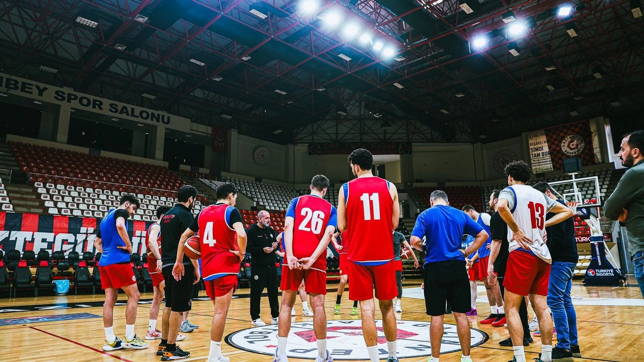 Gaziantep Basketbol’da Gelecek Belirsizliği: Yeni Sezon Planları Beklemede!