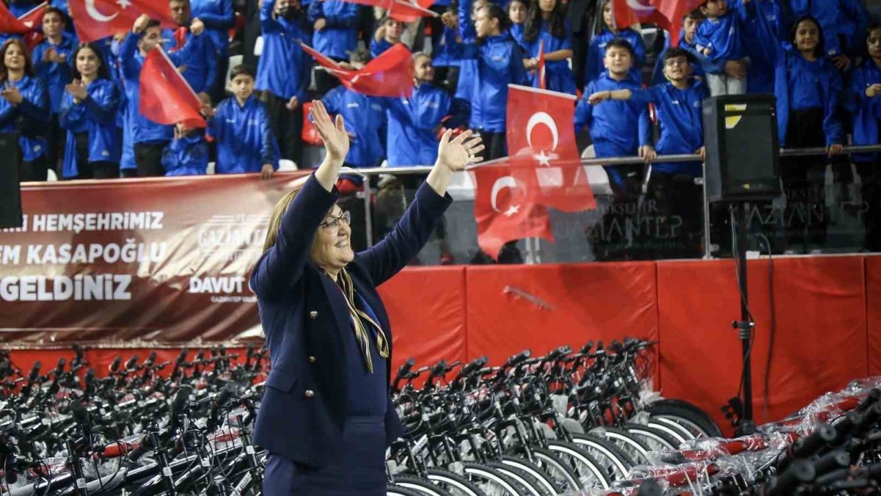 Gazişehirlilere 120 bin bisiklet dağıtıldı!