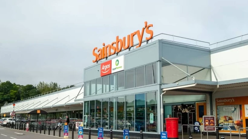 ​​​​​​​Süpermarket Devi Sainsbury’s’ten Şok Karar! Soyunma Kabinleri Kalktı, Kıyafetler Artık Sadece Evde Denenecek