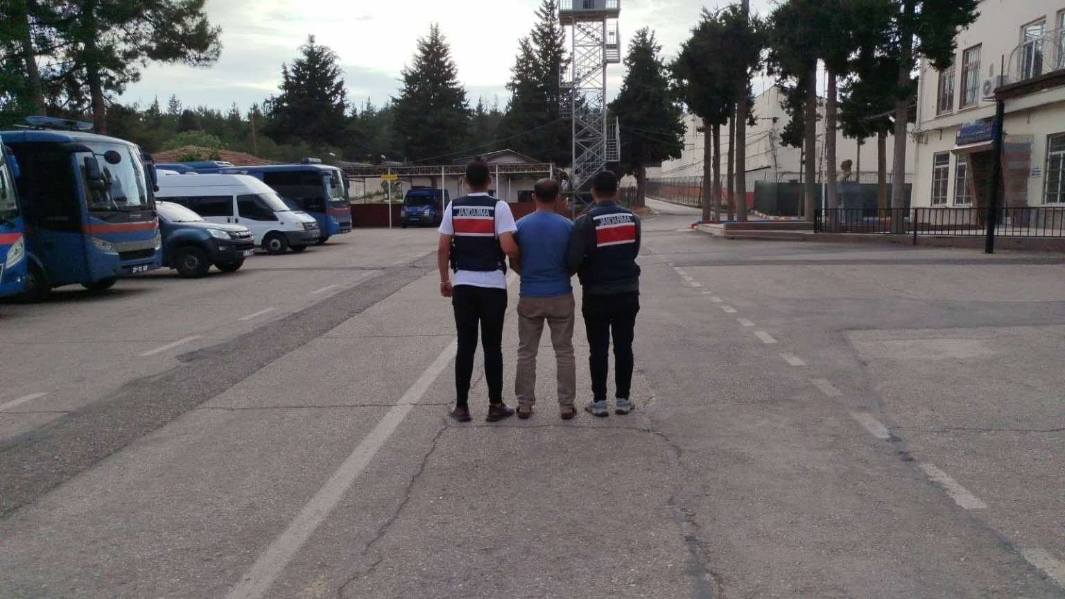 Gaziantep’te göçmen kaçakçılığı organizatörlerine baskın! Gözaltılar Var..