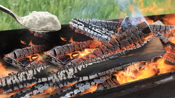 Mangal Tutkunlarına Doğal Sır: Karbonatla Köz Saatlerce Sönmüyor, Duman ve Koku Azalıyor!
