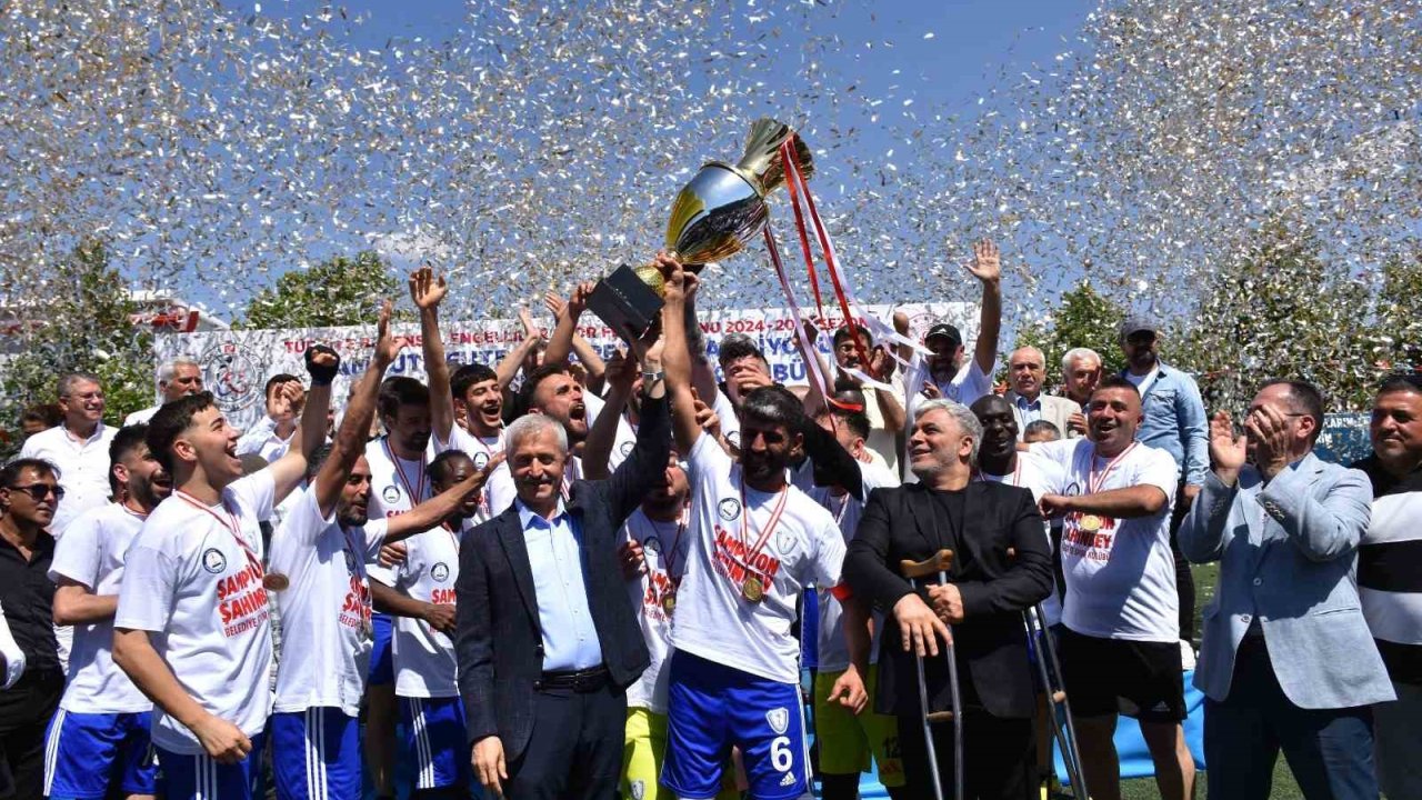 Tahmazoğlu'nun Takımı Futbolda Türkiye Şampiyonu Oldu!