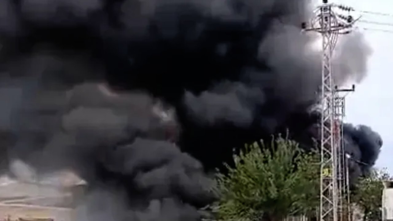 Gaziantep’te Kara Dumanlar Gökyüzünü Kapladı! GATEM’de Korkutan Yangın