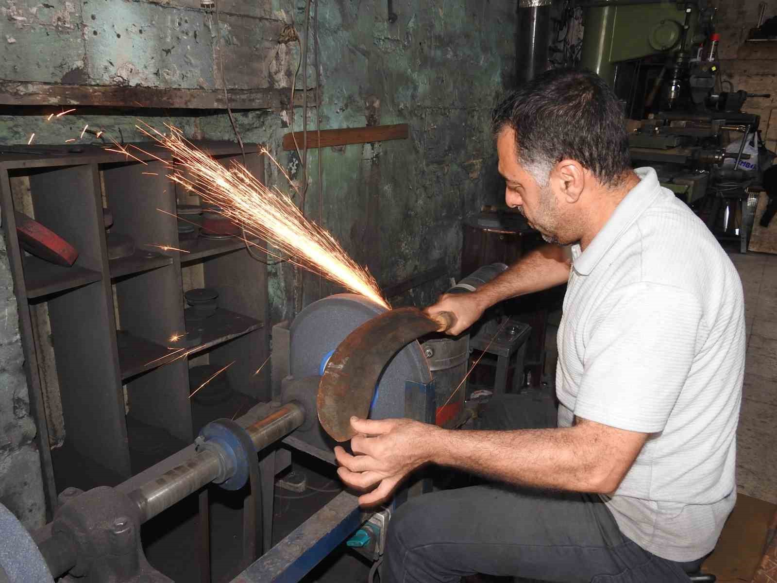 Gaziantep’te bıçak ustalarının kurban bayramı mesaisi