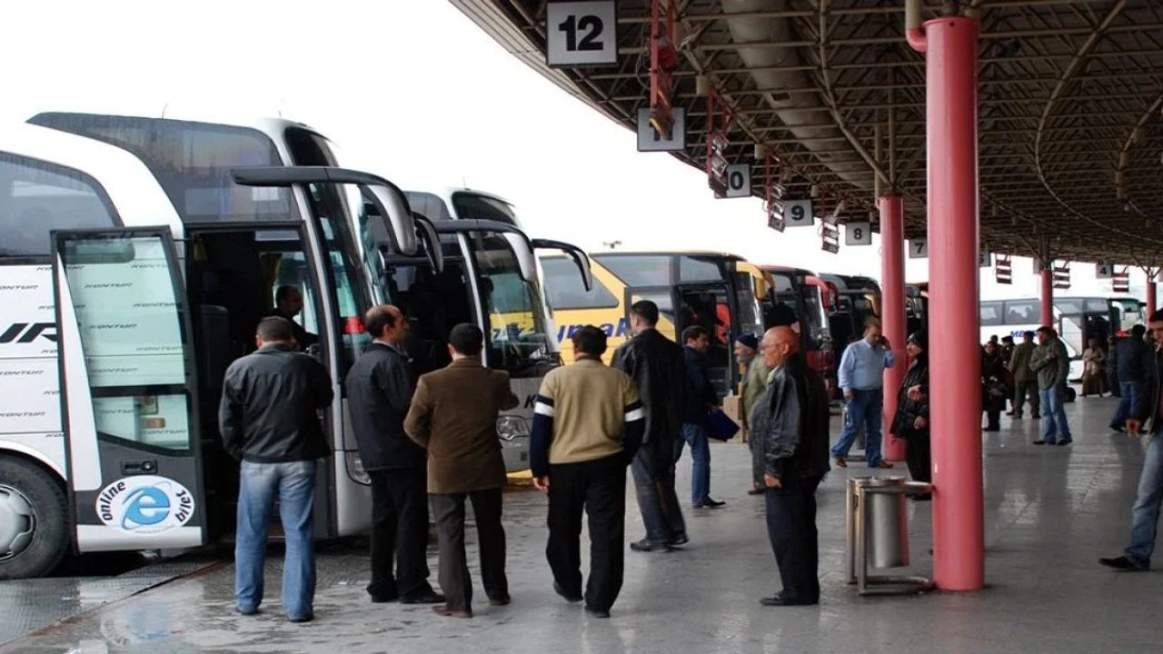 Gaziantep’te Bayram Telaşı! Biletler Tükendi, Ek Seferler Yolda: Yetişemeyenler Dikkat!