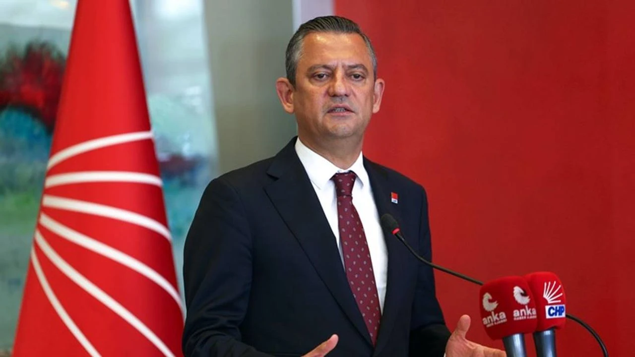 Son Dakika: Özgür Özel Hakkında "Yargı Görevini Engelleme" ve "Görevli Kamu Görevlisine Hakaret" Suçlamasıyla Soruşturma Başlatı