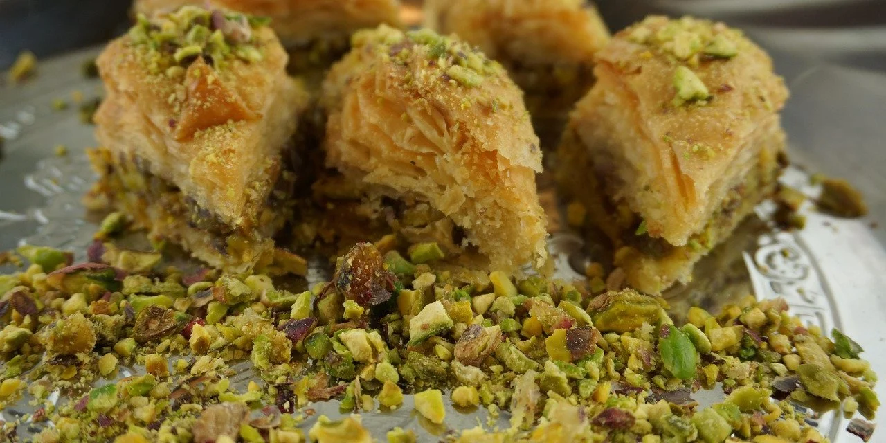 Tatlı Krizi: Fıstıklı mı Cevizli mi? Usta Şefler Baklavanın Gerçek Şampiyonunu Açıkladı!