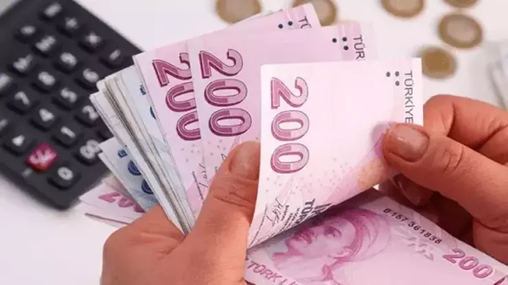 Temmuz'da Asgari Ücrete Zam Kapıda mı? Uzmanlar ve Siyasiler Ne Diyor?