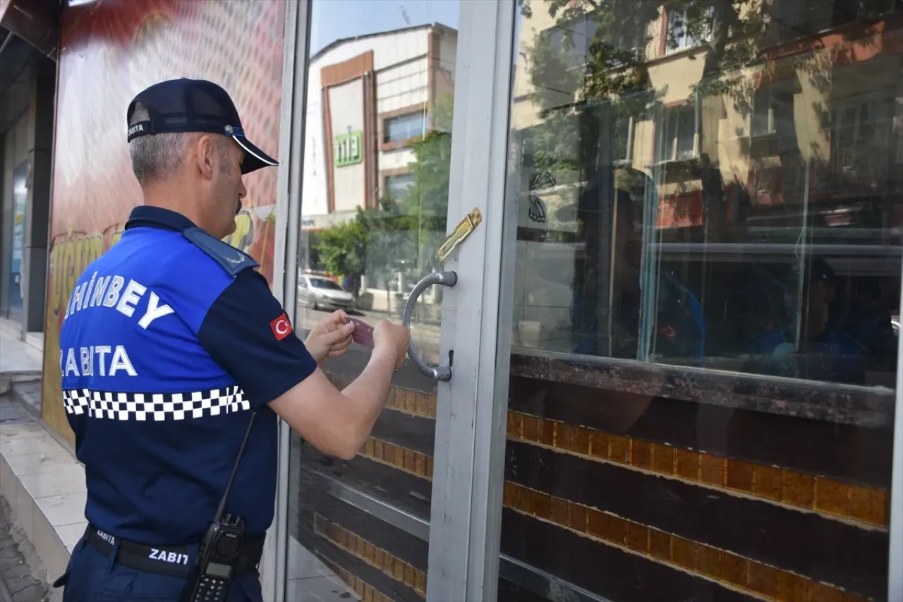 Gaziantep'te Şok Baskın: Hijyen Skandalı Ortaya Çıktı, Ekmek Fırını Mühürlendi!