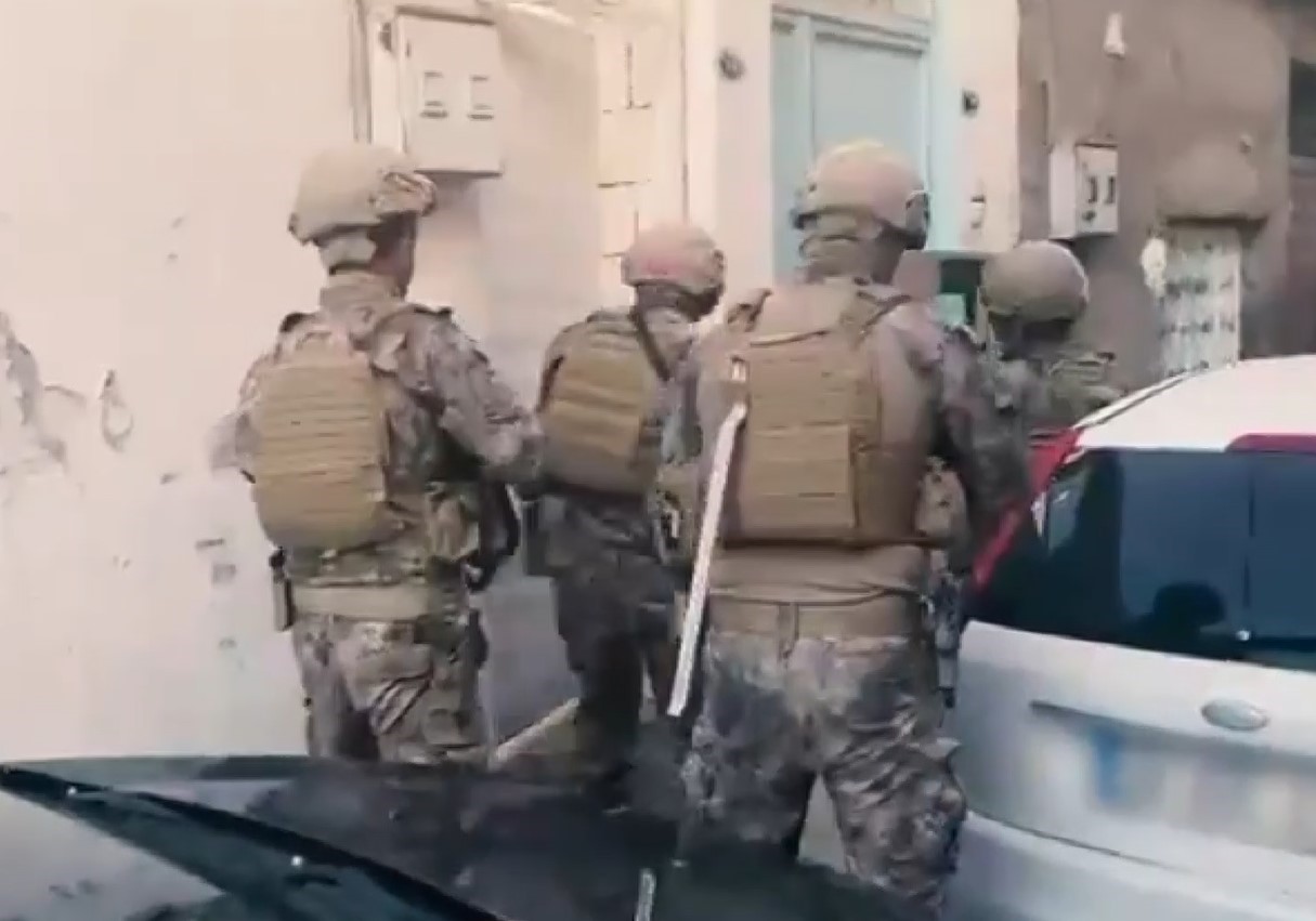 Gaziantep’te Suç Operasyonu: Kurşunlama ve Kundaklama Zanlısı 8 Kişi Tutuklandı!
