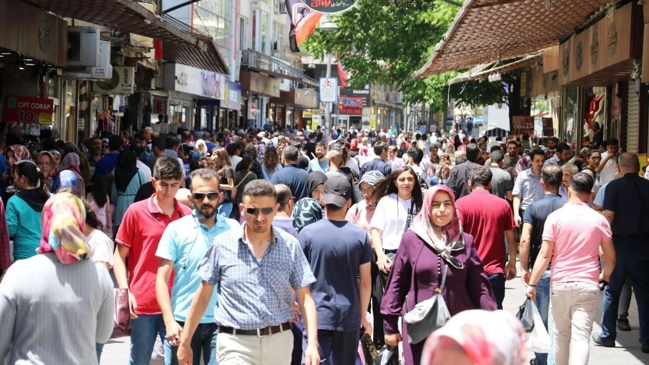 Gaziantep’in Nüfusu Rekor Kırıyor: Metrekareye 318 Kişi Düşüyor!