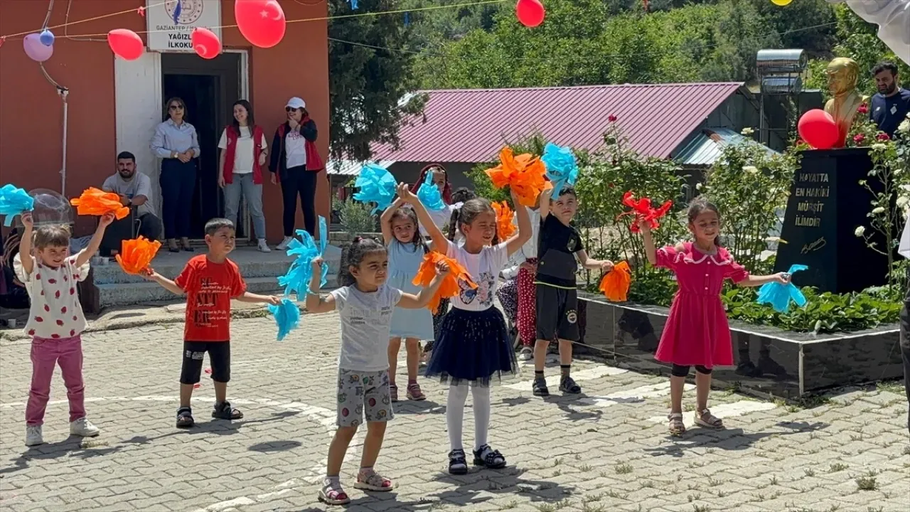 Gaziantep'te "Bazlama Şenliği" renkli görüntülere sahne oldu