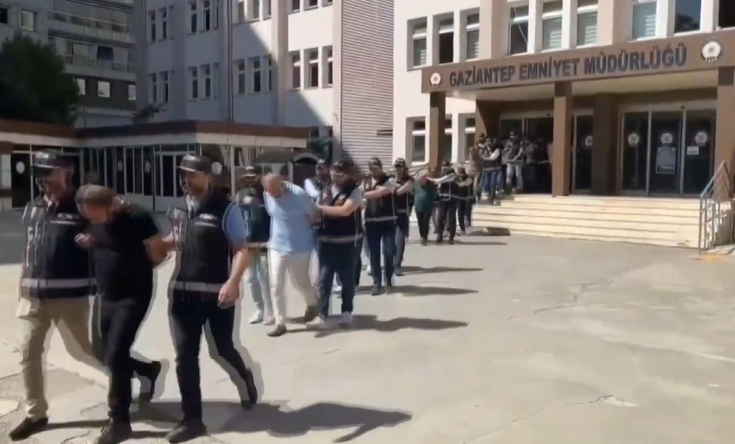 Gaziantep merkezli 3 ilde kamuya 13 milyon TL zarar: 13 gözaltı