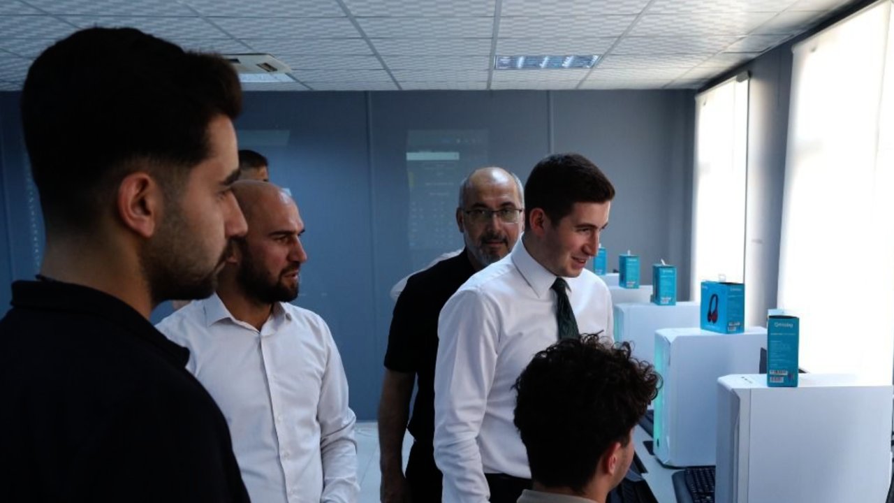 Oğuzeli’nde Dijital Geleceğe Yatırım: Sosyal Girişimcilik Merkezi Gençlerin Hizmetinde