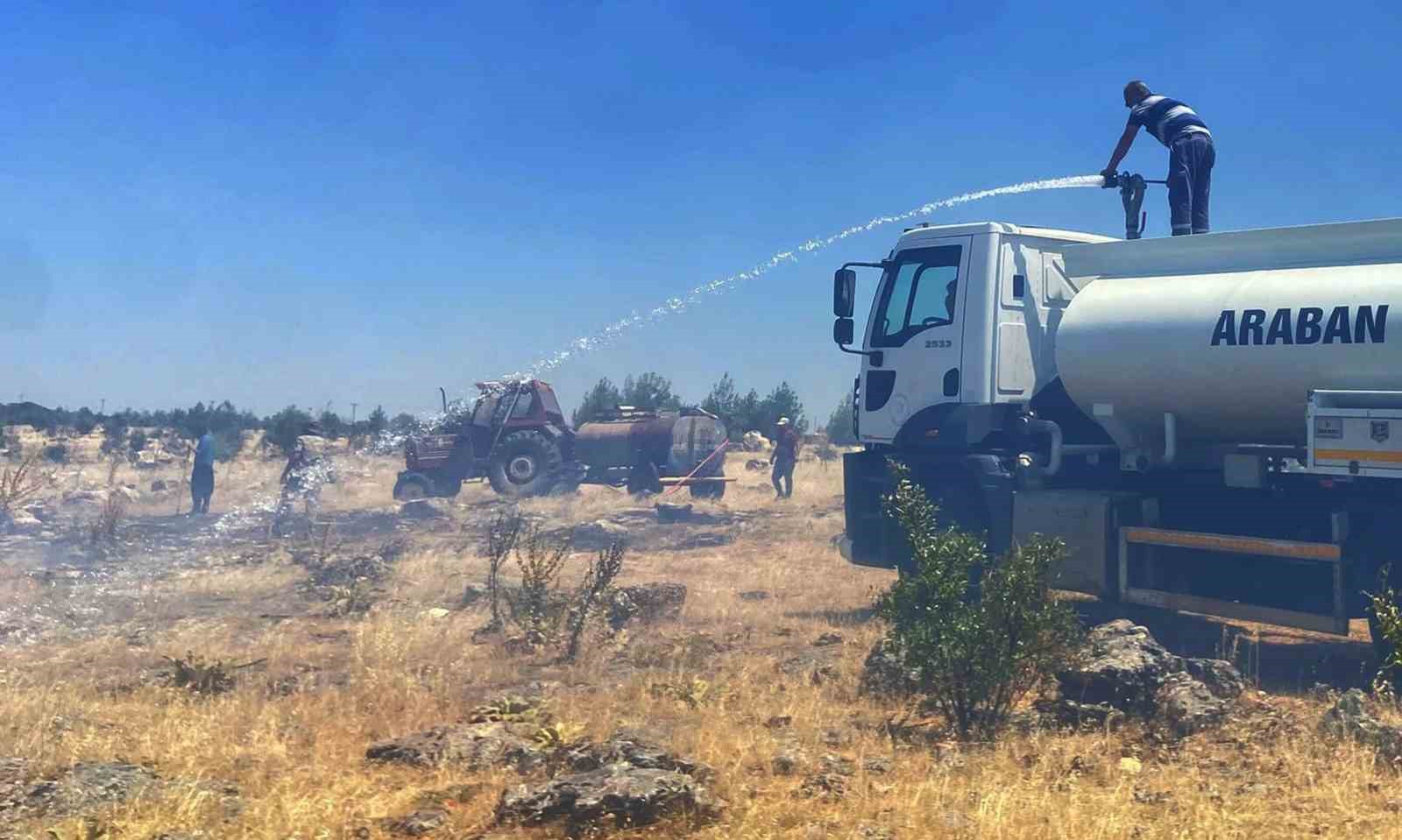 Araban’da çıkan örtü yangını söndürüldü