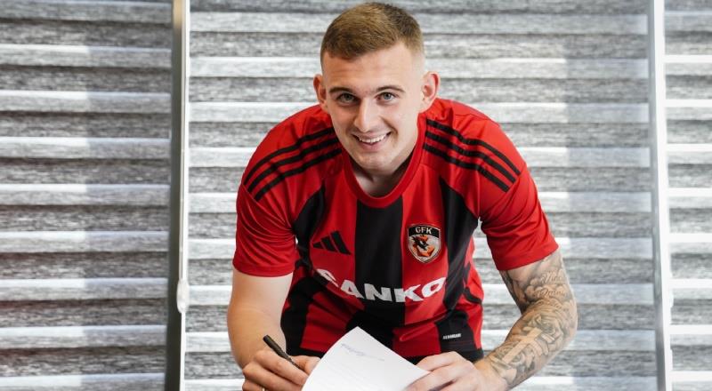 Trabzonspor’un Yeni Hedefi Gaziantep FK’nın Parlayan Yıldızı Kacper Kozlowski