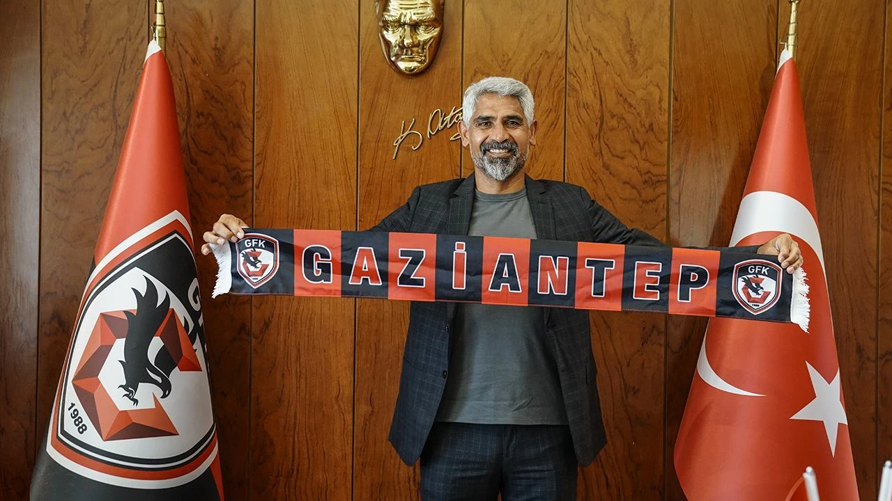 Gaziantep FK Teknik Direktörü Taşdemir: “Keyif Veren, Sahada Ne Yaptığını Bilen Bir Takım Yaratacağız”