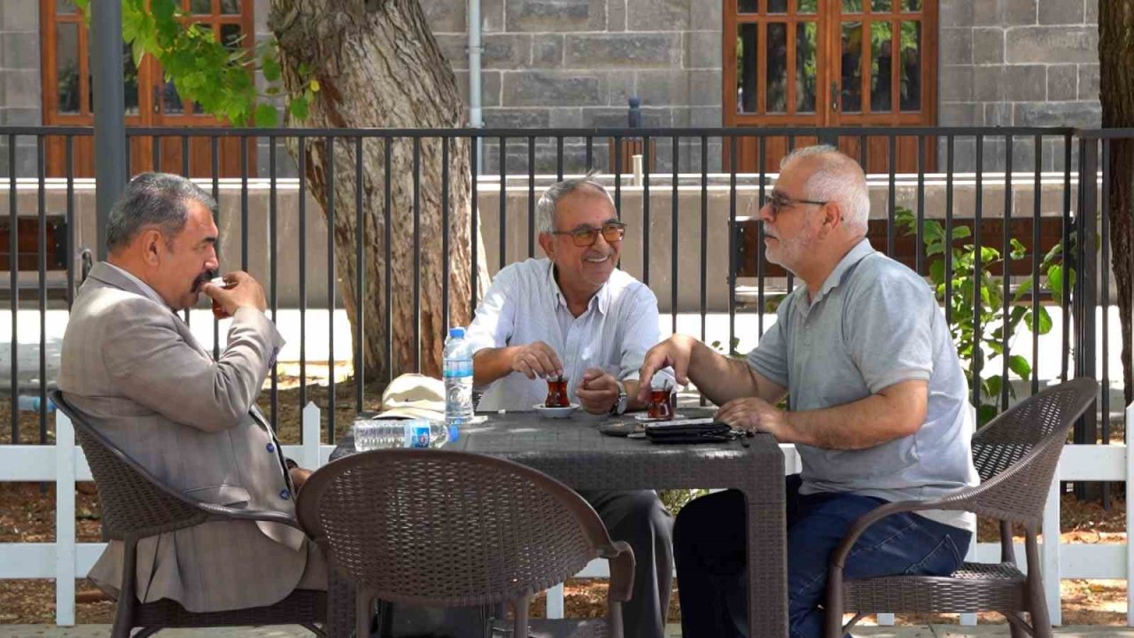Gaziantep Emekliler Oraya Akın Ediyor: 'Yüzde 50 İndirim Var'