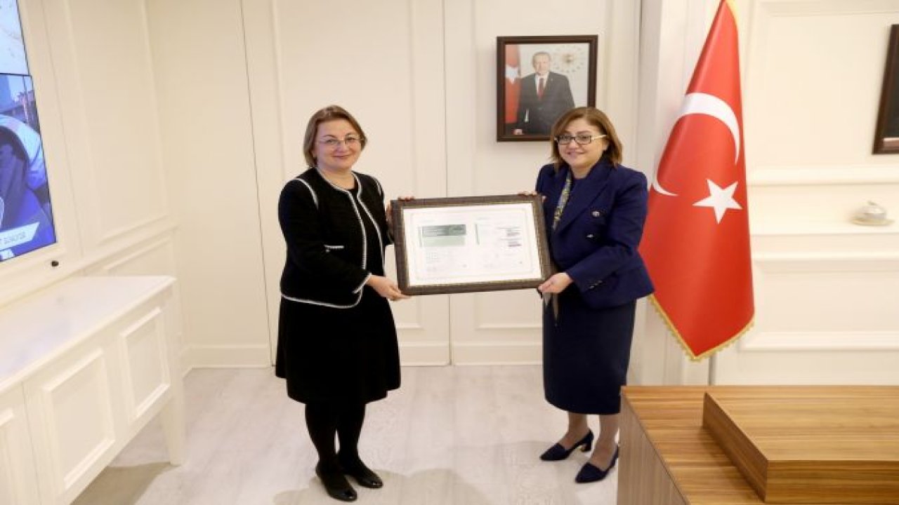 BAŞKAN ŞAHİN, YEŞİL BİNA SERTİFİKASINI ALDI