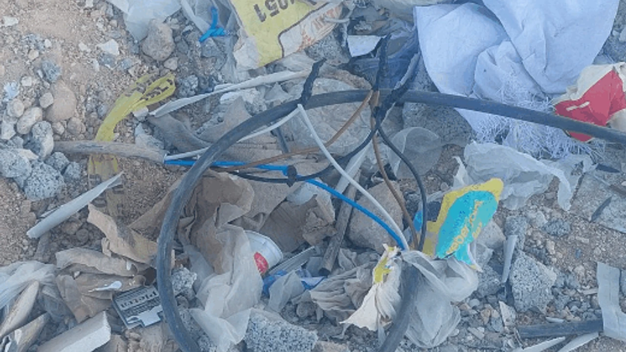 Gaziantep’te Ölüm Tuzağı: Açıkta Bırakılan Elektrik Kabloları Tehlike Saçıyor