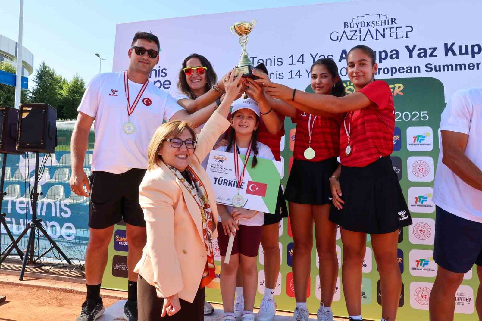 Uluslararası Tenis 14 Yaş Avrupa Yaz Kupası’nın finali Gaziantep’te gerçekleşti
