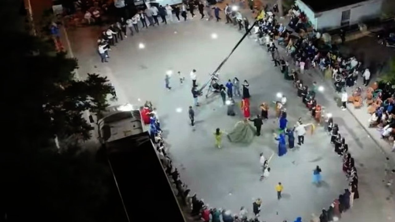 Gaziantep’te sokak düğünü yapan yandı!