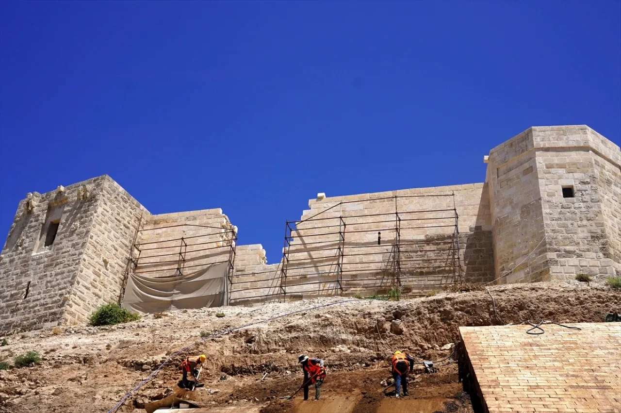 Gaziantep Kalesi'nin ekimde ziyarete açılması planlanıyor