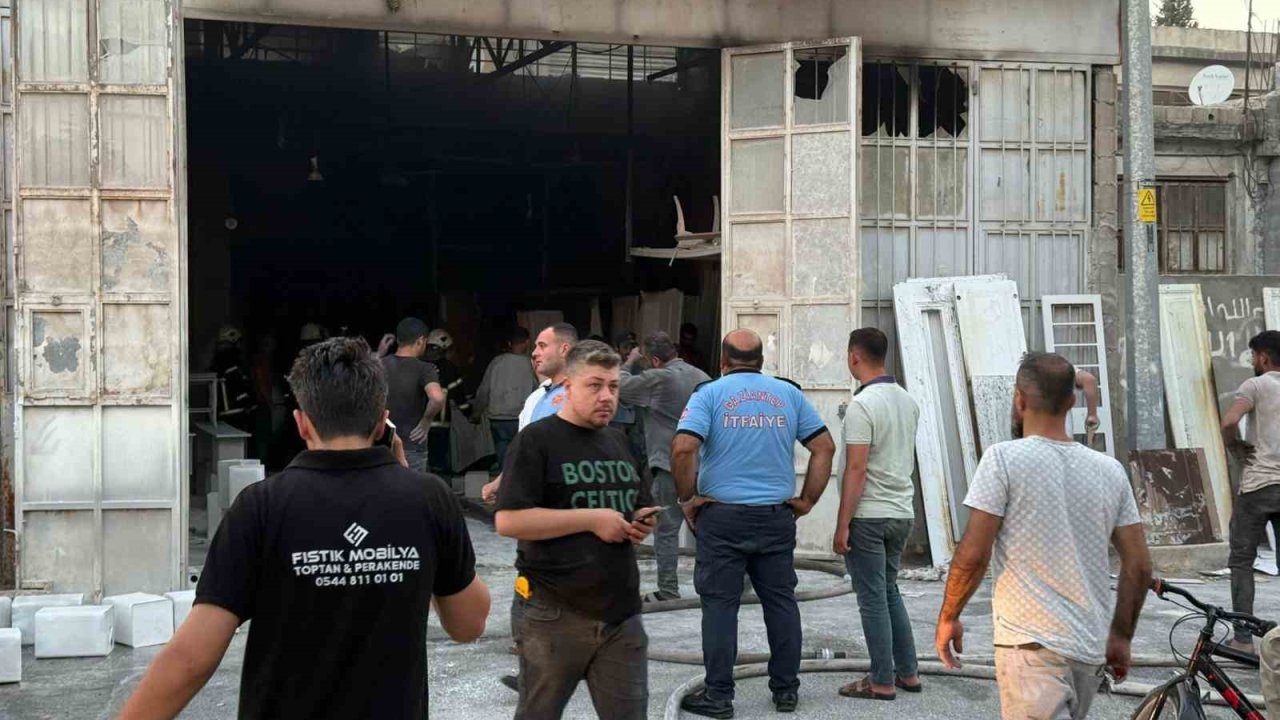 Gaziantep'te mobilya dükkanında yangın