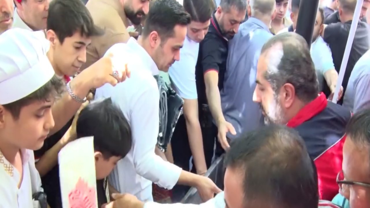 Gaziantep’te Aşure İzdihamı! Binlerce Kişi Çarşıya Akın Etti
