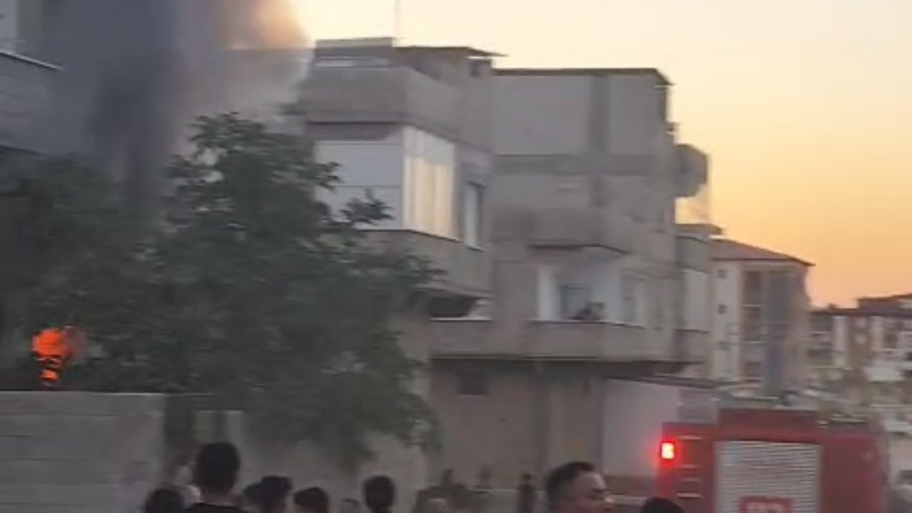 Gaziantep’te 2 katlı binada yangın