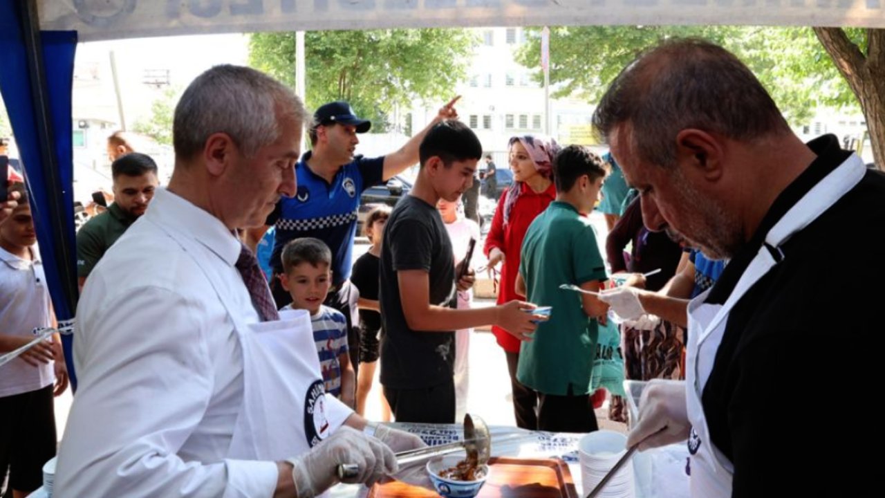Şahinbey Belediyesi’nden Aşure İkramı